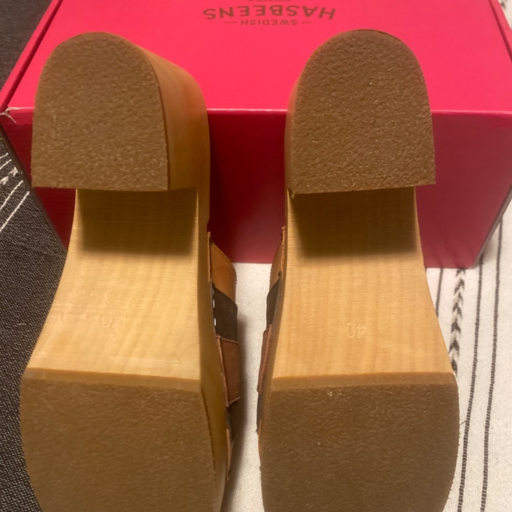 Clogs - Picture 2 of 4